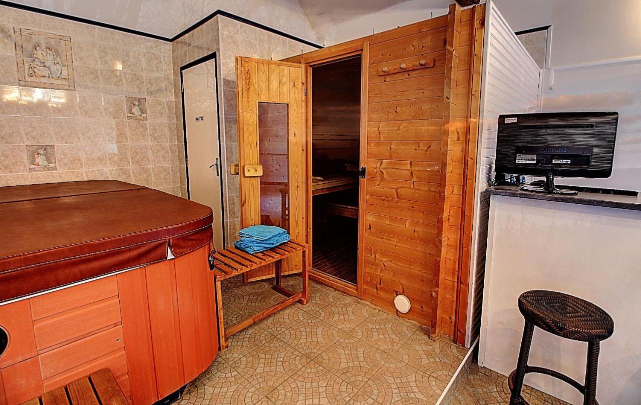 Gite De La Courtaudiere Le Petit-Pressigny Bagian luar foto